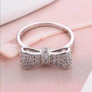 Bow tie silver fashion ring